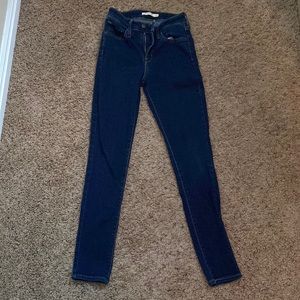 Too tight doesnt fit me great for petite bodies